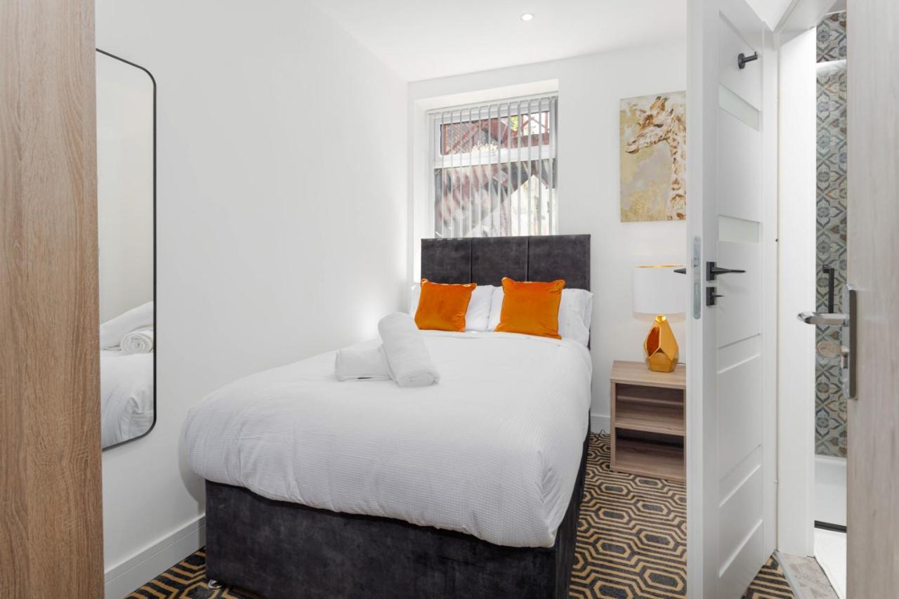 Flatzy - 16 Guests 4 En-Suite Central Apartment A ลิเวอร์พูล ภายนอก รูปภาพ
