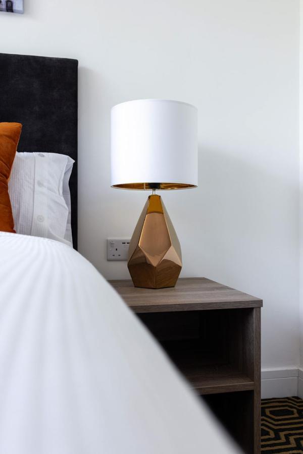 Flatzy - 16 Guests 4 En-Suite Central Apartment A ลิเวอร์พูล ภายนอก รูปภาพ
